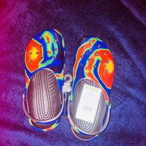 NWT Crocs CLASSIC SOLARIZED GEOMETRIC CLOG